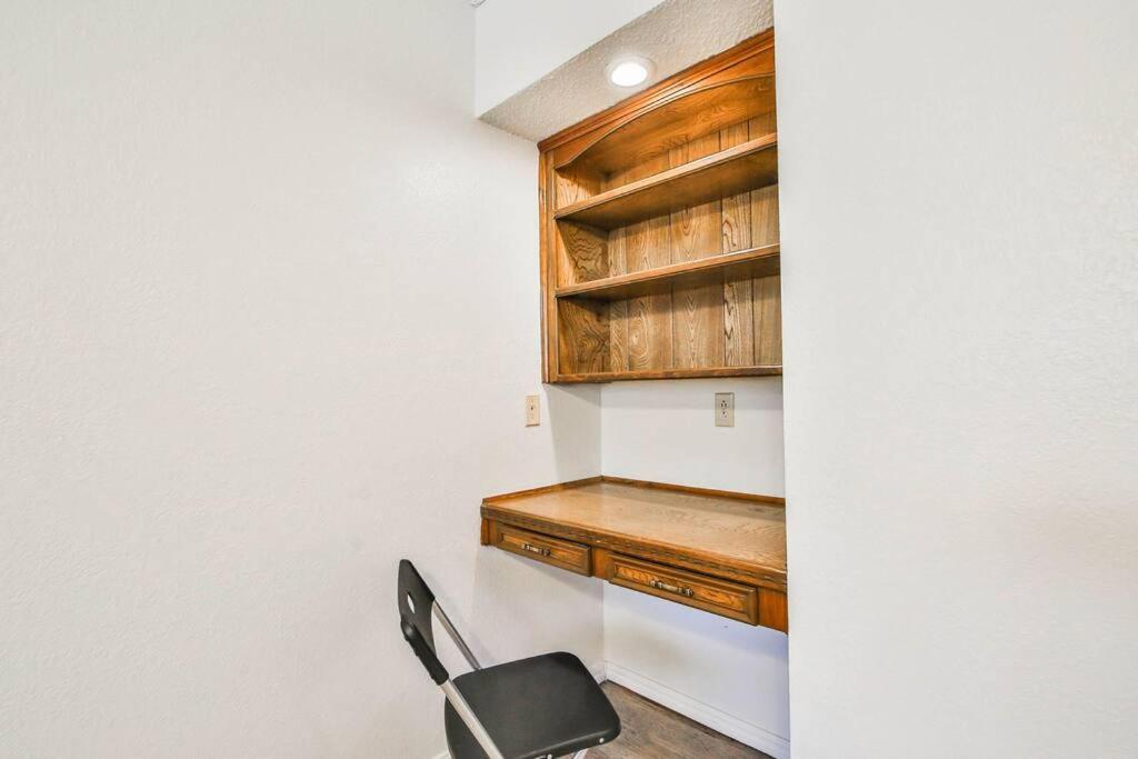 Hot Tub, Privacy, Sleeps 11 & Tons Of Space! Lubbock Bagian luar foto